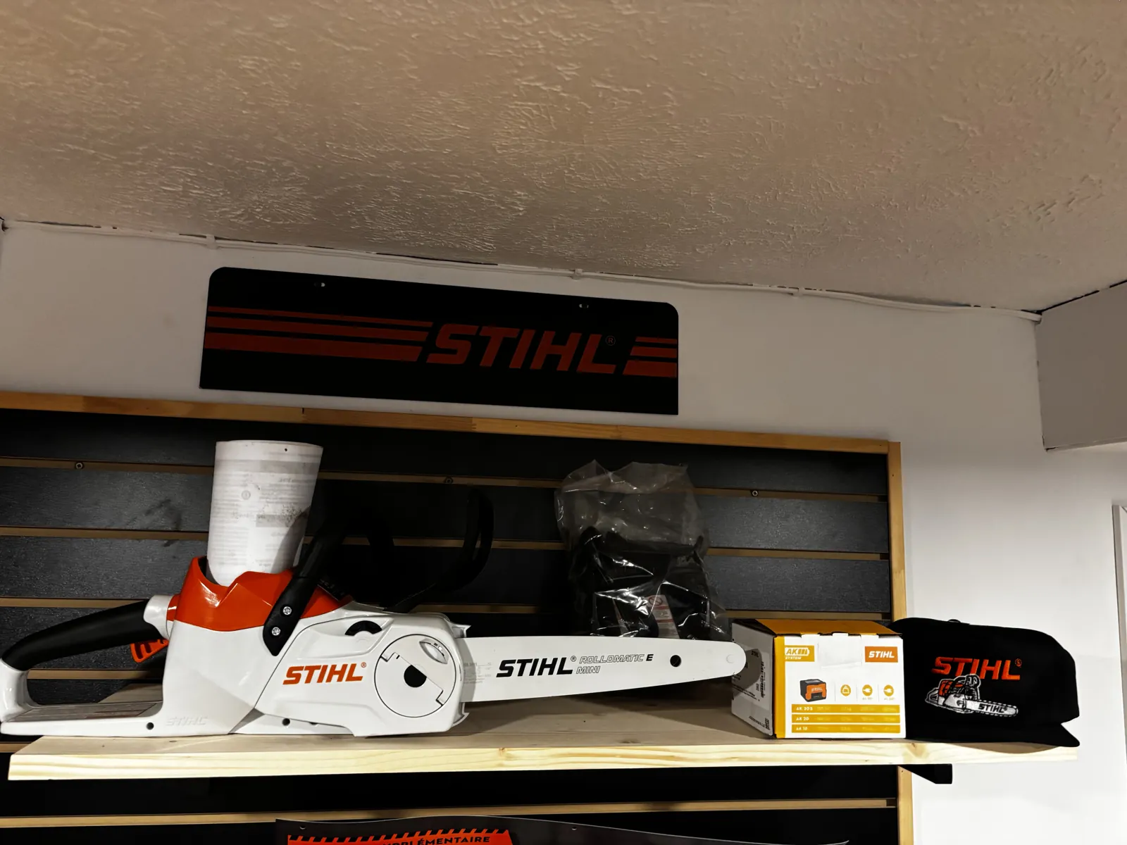 Scie à chaîne à batterie Stihl (système AK)